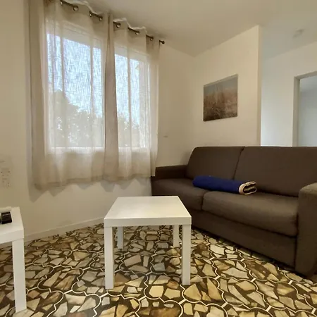 La Mimosette Cosy Avec Terrasse Proche Apartamento *