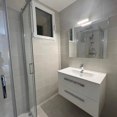 La Mimosette Cosy Avec Terrasse Proche Apartamento *